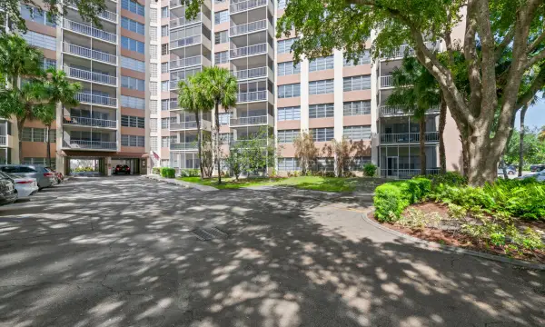 10777 W Sample 207, Coral Springs, FL 33065