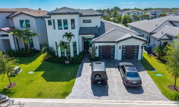 5746 Ashwood Circle W, Hollywood, FL 33312
