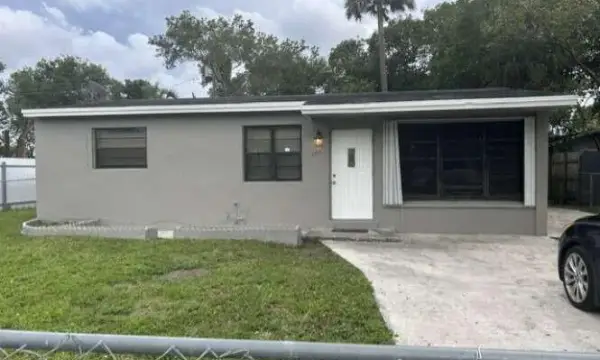 3370 NW 8th Place, Lauderhill, FL 33311