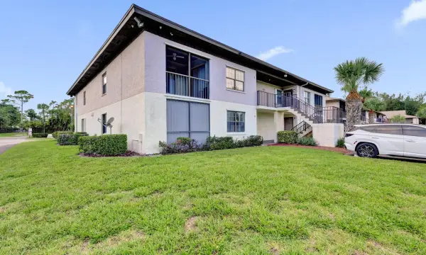 4225 S 57th Avenue E, Greenacres, FL 33463