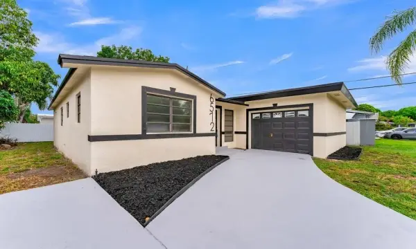 6572 Pierce Street, Hollywood, FL 33024