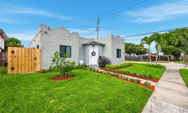 424 Putnam Road, West Palm Beach, FL 33405