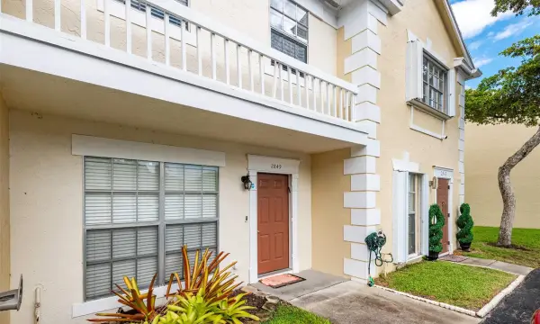 2849 S Belmont Lane S, Cooper City, FL 33026