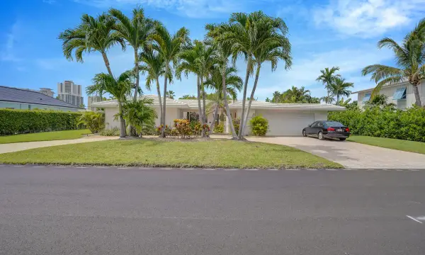 1211 Bimini Lane, Singer Island, FL 33404