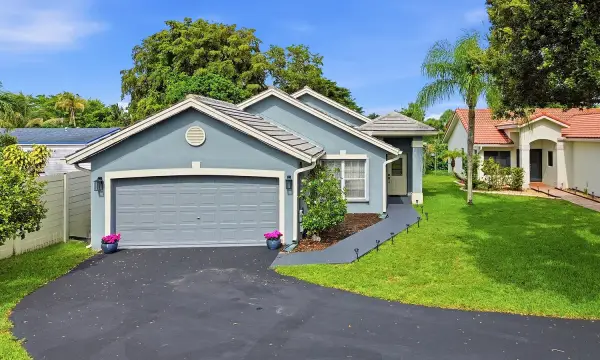 12445 SW 7th Place, Davie, FL 33325