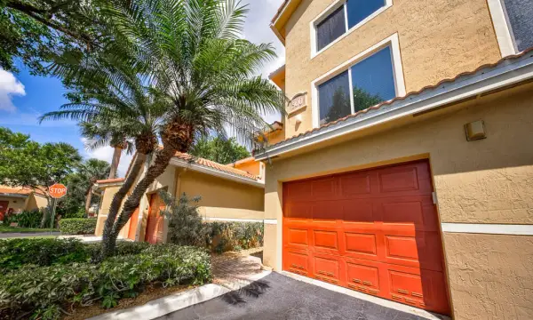 500 Scotia Drive 302, Hypoluxo, FL 33462