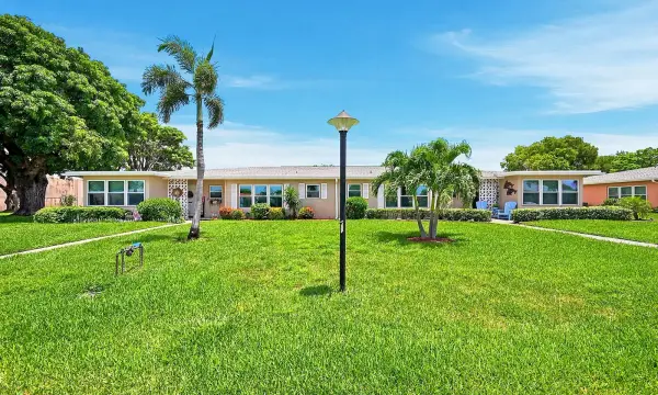 295 High Point Boulevard B, Boynton Beach, FL 33435