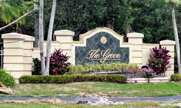 7910 Laina Lane 2, Boynton Beach, FL 33437