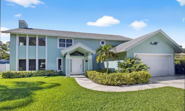 6701 Hillside Lane, Lake Worth, FL 33462