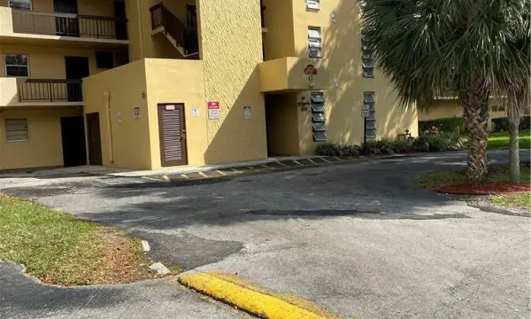 3253 Foxcroft Road G212, Miramar, FL 33025