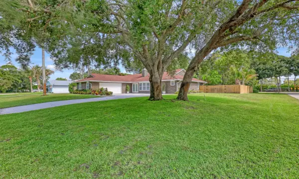 6185 White Oak Court, Jupiter, FL 33458