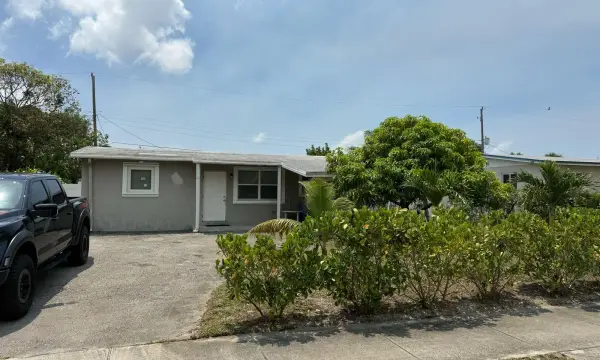 4161 NW 11th Avenue, Oakland Park, FL 33309