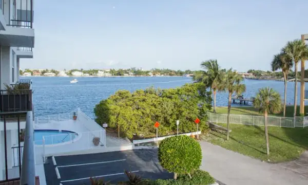 301 Croton Avenue 303, Lantana, FL 33462