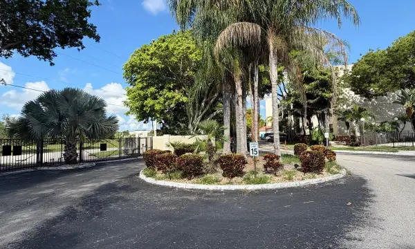 118 Lake Emerald Drive 107, Oakland Park, FL 33309