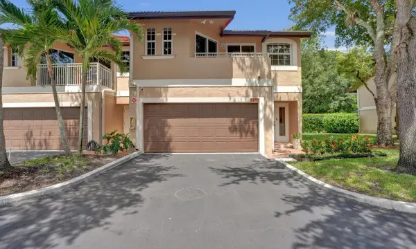 4921 Riverside Drive 606, Coral Springs, FL 33067