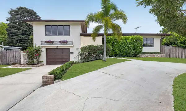424 NW 12th Avenue, Boca Raton, FL 33486