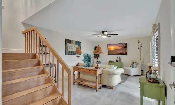 99 Lake Arbor Drive, Palm Springs, FL 33461