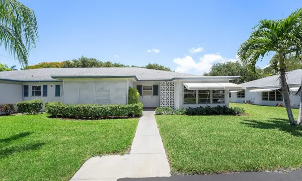 1210 S Drive Circle D, Delray Beach, FL 33445