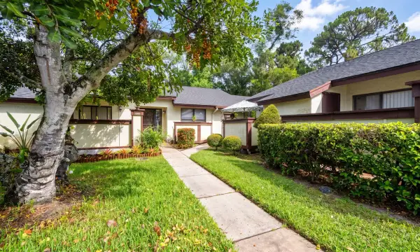 291 Amber Court, Royal Palm Beach, FL 33411