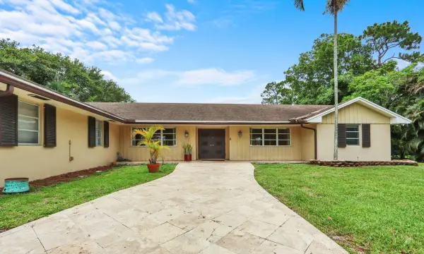 4529 Square Lake Drive, Palm Beach Gardens, FL 33418