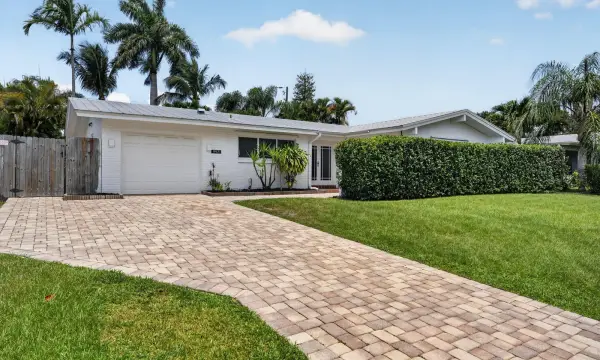 9971 Dogwood Avenue, Palm Beach Gardens, FL 33410