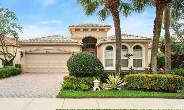 8769 Via Grande E, Wellington, FL 33411