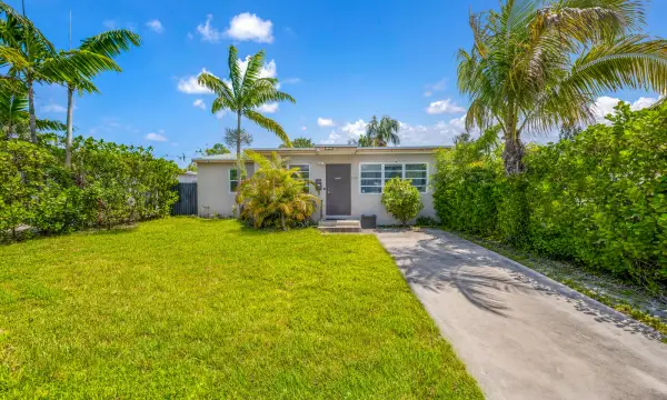 2326 Harding Street, Hollywood, FL 33020