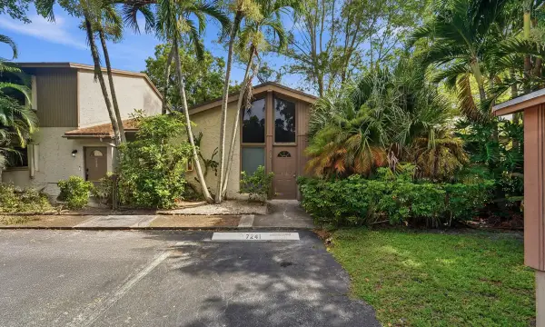 7241 W Sunrise Boulevard, Plantation, FL 33313