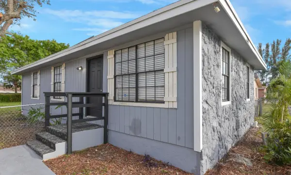 237 SW 11th Avenue, Delray Beach, FL 33444