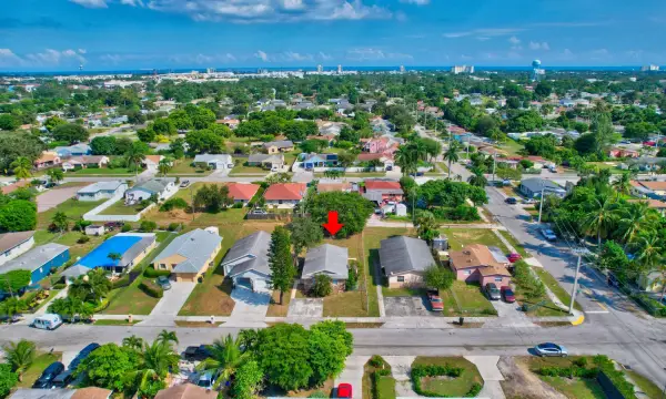 237 SW 11th Avenue, Delray Beach, FL 33444