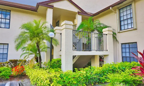 3277 Jog Park Drive, Greenacres, FL 33467