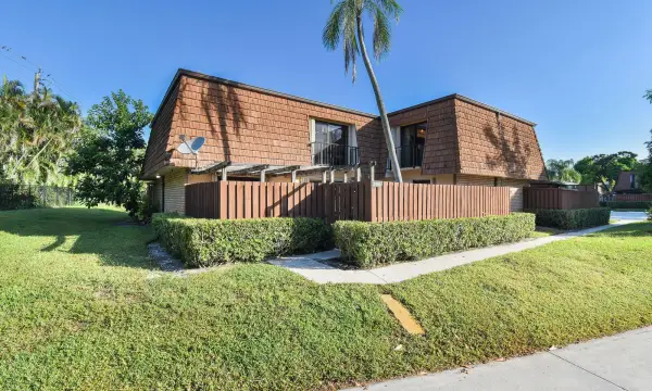 2406 24th Lane, Greenacres, FL 33463