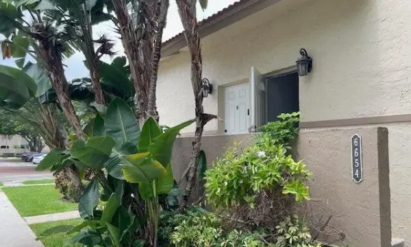 6654 Via Regina, Boca Raton, FL 33433