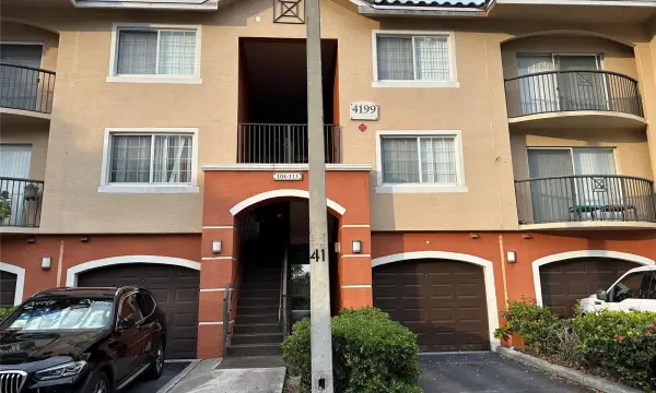 4199 N Haverhill Road 113, West Palm Beach, FL 33417