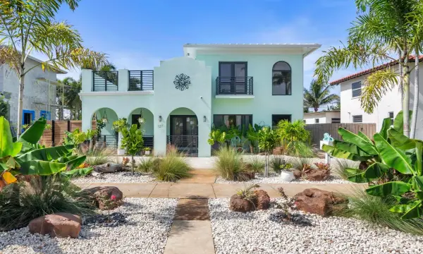127 Auburn Drive, Lake Worth Beach, FL 33460