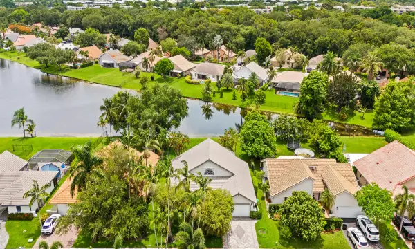 1750 W Oak Knoll Circle, Davie, FL 33324