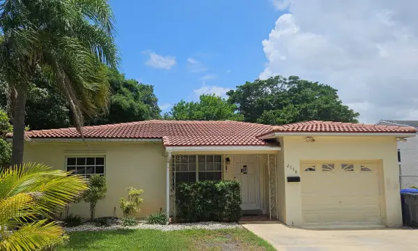 2538 Fillmore Street, Hollywood, FL 33020