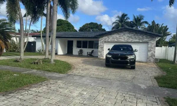 5424 Garfield Street, Hollywood, FL 33021