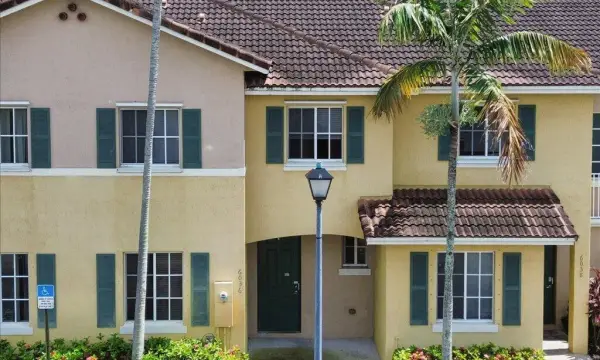 6036 SW 19th Place, North Lauderdale, FL 33068