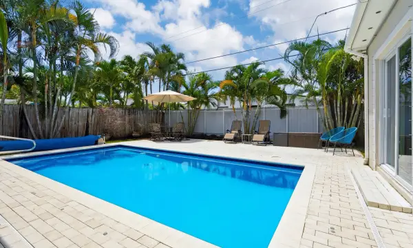250 NE 57th Street, Oakland Park, FL 33334