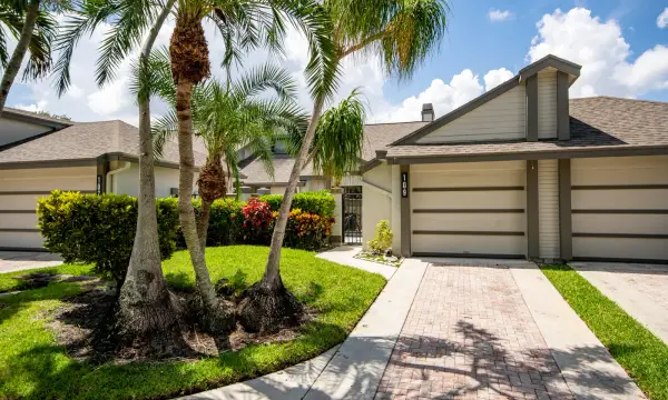 109 Landings Boulevard, Greenacres, FL 33413
