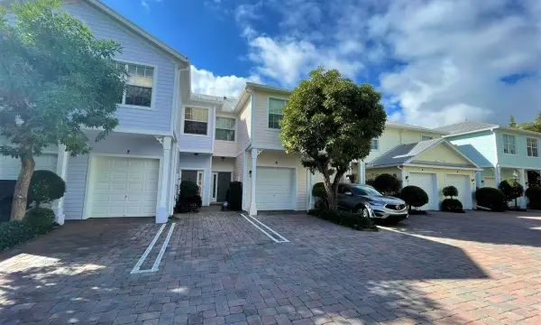 902 S Federal Highway 6, Lake Worth Beach, FL 33460