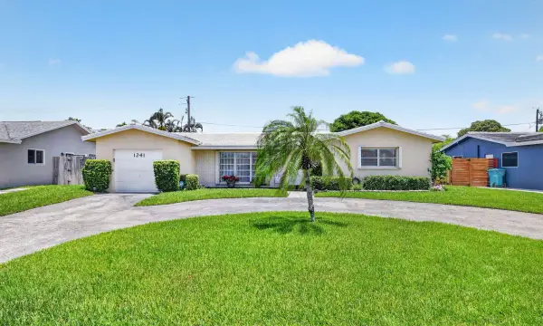 1241 SW 28th Avenue, Boynton Beach, FL 33426