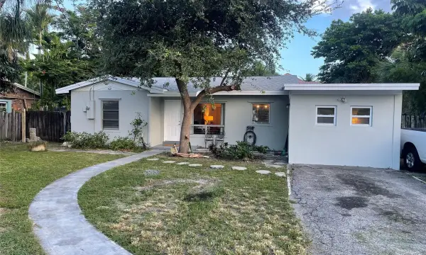 904 SE 12th Street, Fort Lauderdale, FL 33316