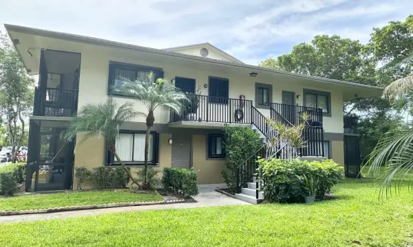 588 Trace Circle 211, Deerfield Beach, FL 33441