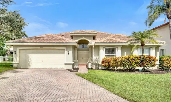 5886 Bay Hill Circle, Lake Worth, FL 33463