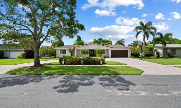 5720 SW 7th Street, Plantation, FL 33317