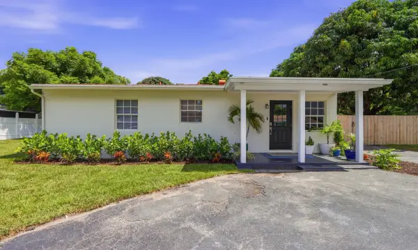 1900 Carissa Road, Lake Clarke Shores, FL 33406