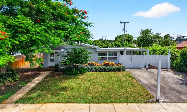1446 W Perry Street, Lantana, FL 33462