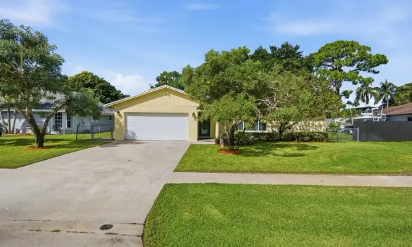 108 Gibraltar Street, Royal Palm Beach, FL 33411